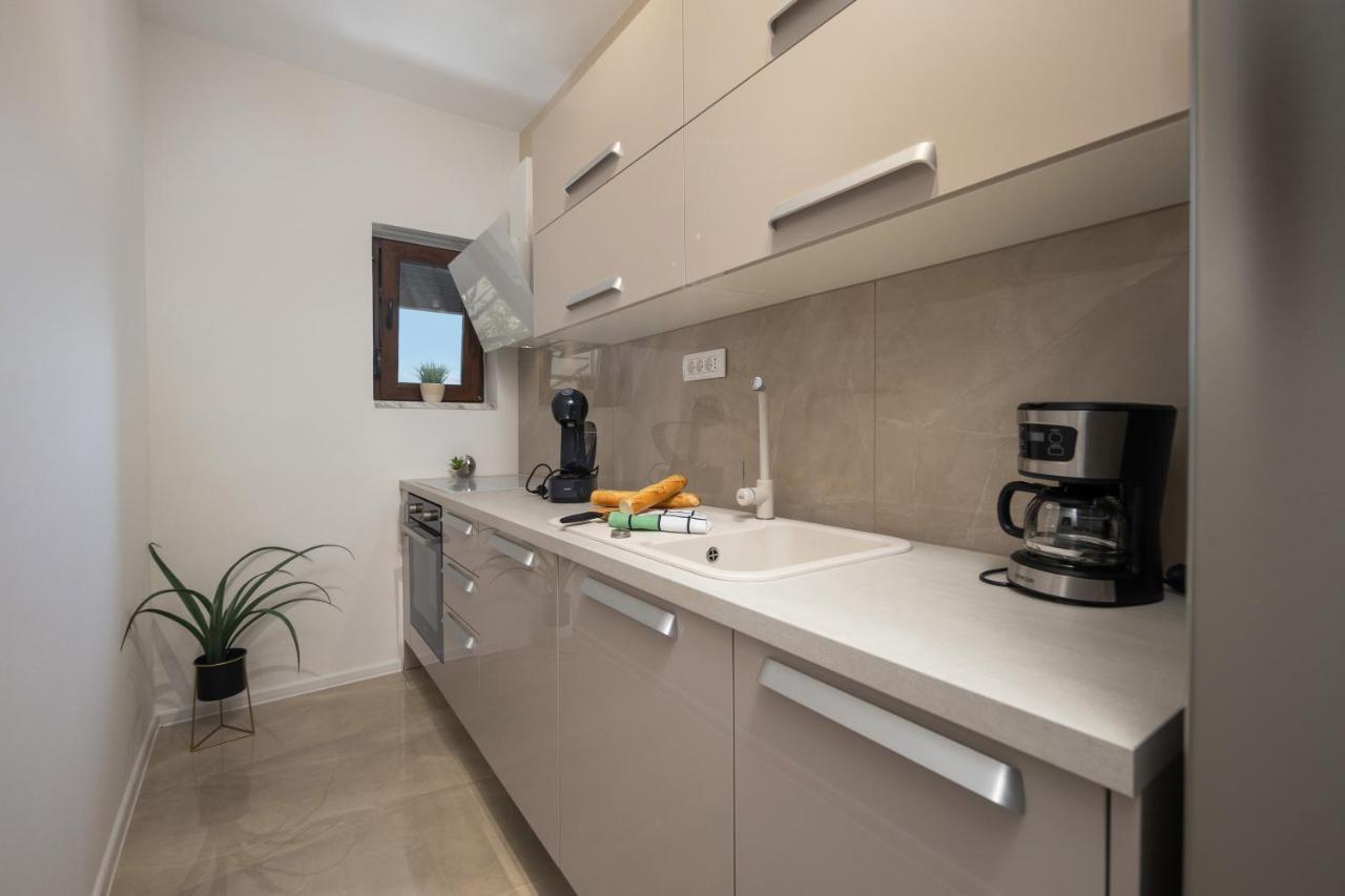 Villa Adriatic, Apartment Rebecca With Heated Swimming Pool, Sew View, Childrens Playground Ičići Dış mekan fotoğraf